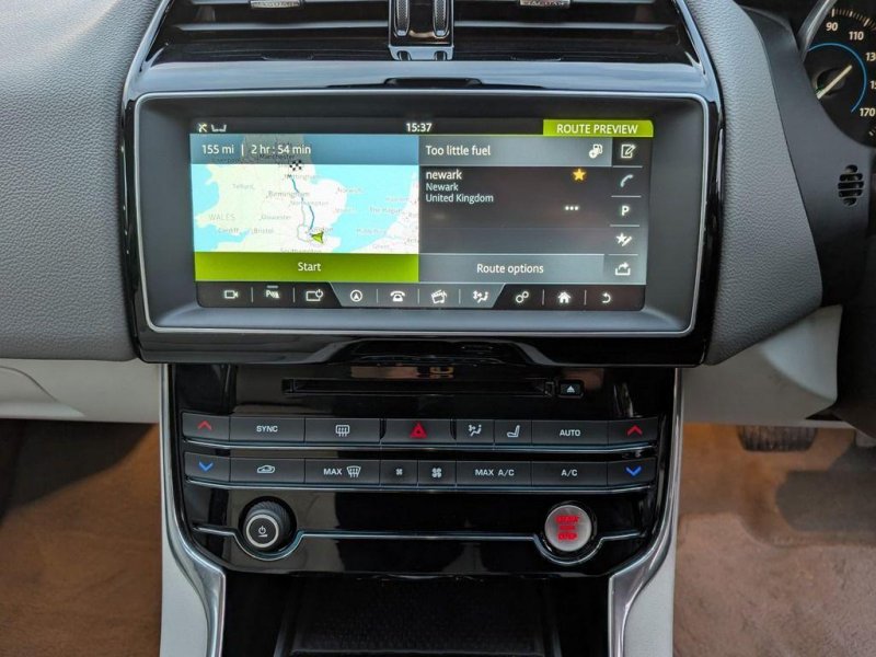 JAGUAR XE