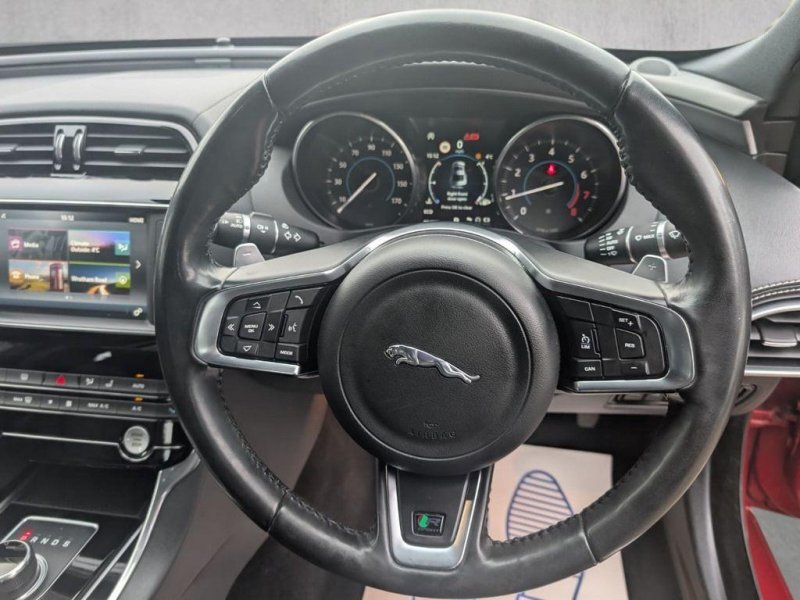 JAGUAR XE