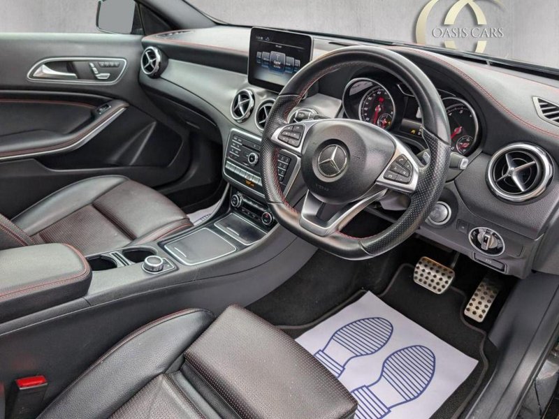 MERCEDES-BENZ GLA CLASS