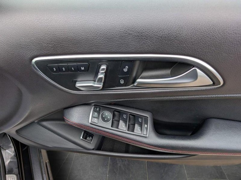 MERCEDES-BENZ GLA CLASS