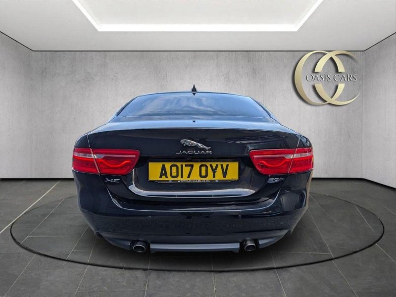 JAGUAR XE
