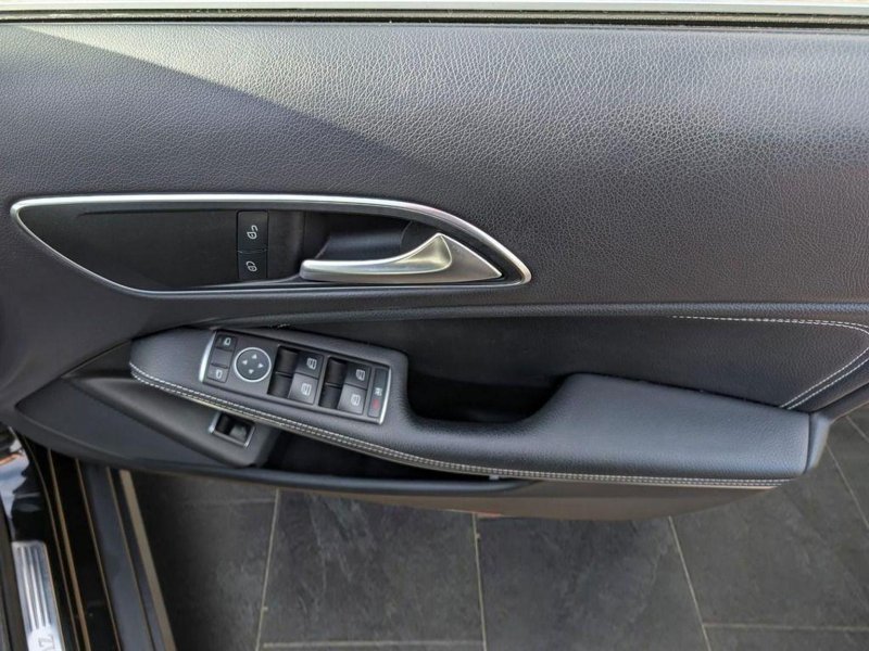 MERCEDES-BENZ GLA CLASS