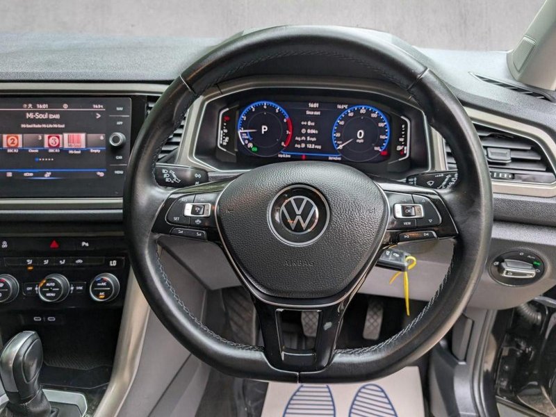 VOLKSWAGEN T-ROC