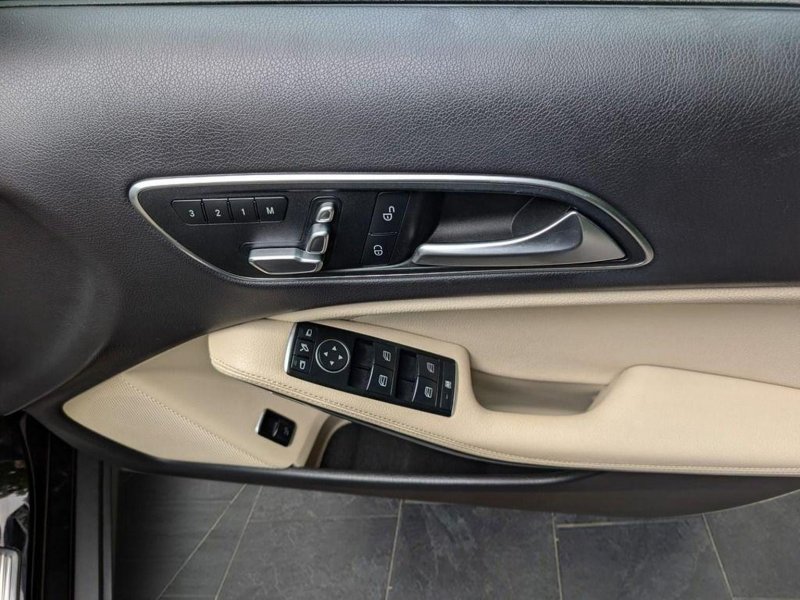 MERCEDES-BENZ GLA CLASS