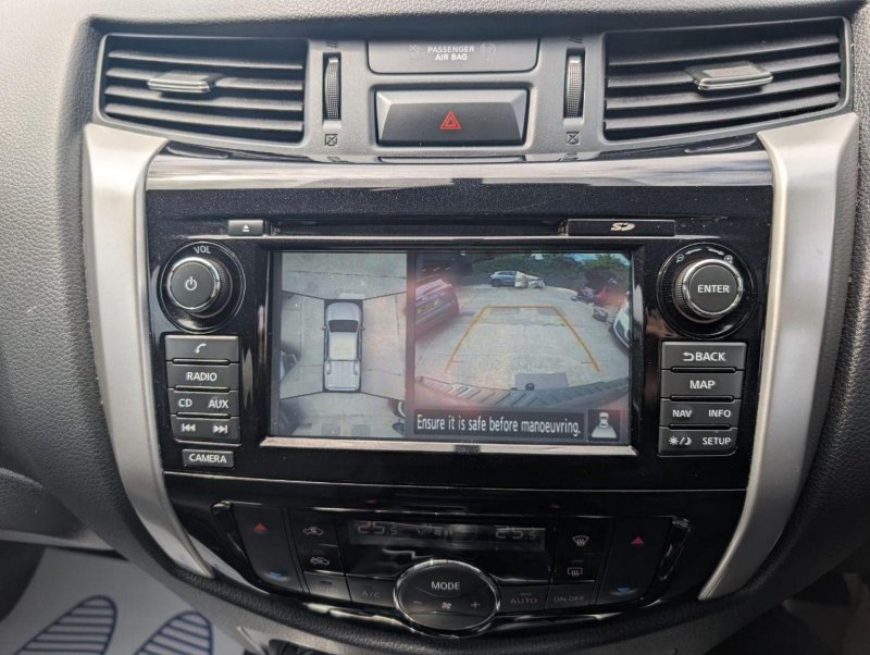 NISSAN NAVARA