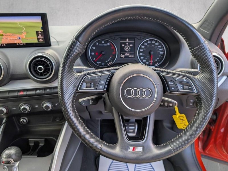 AUDI Q2