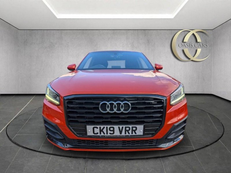AUDI Q2
